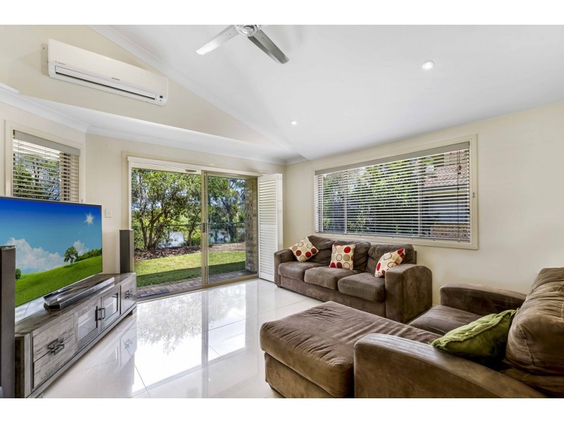 10 / 4 Koala Town Road, Upper Coomera QLD 4209