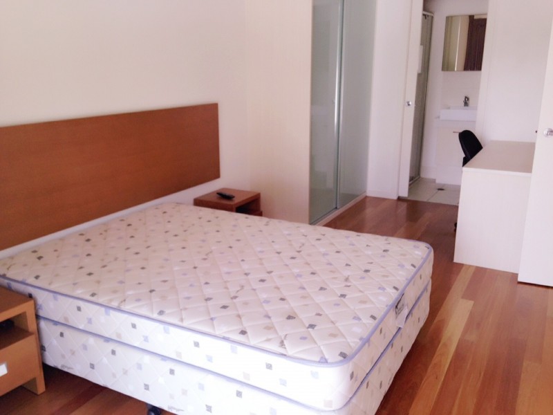 16/221 Sir Fred Schonell Drive, St Lucia QLD 4067
