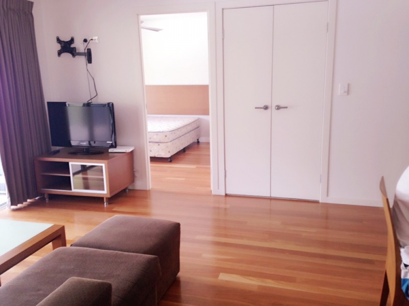 16/221 Sir Fred Schonell Drive, St Lucia QLD 4067