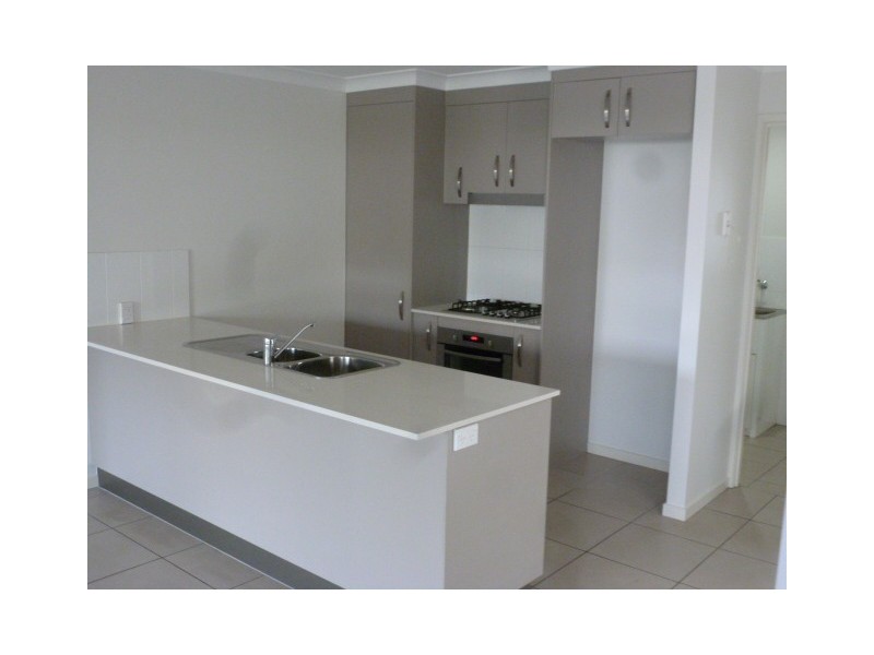 86 Carselgrove Ave, Fitzgibbon QLD 4018