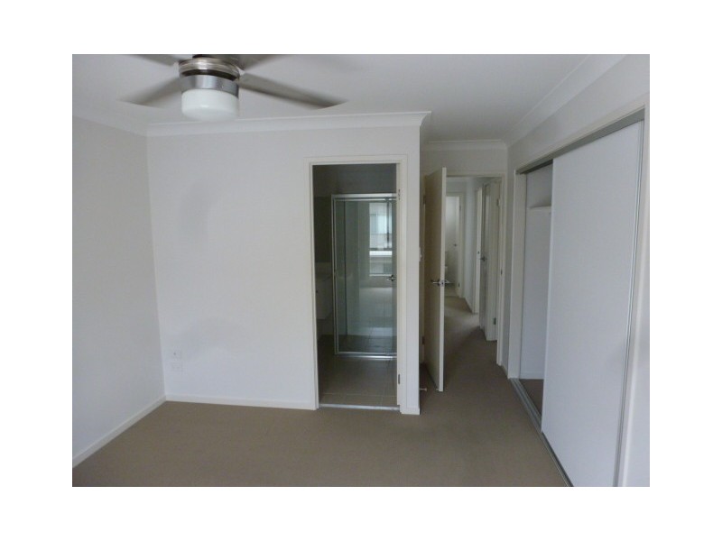 86 Carselgrove Ave, Fitzgibbon QLD 4018