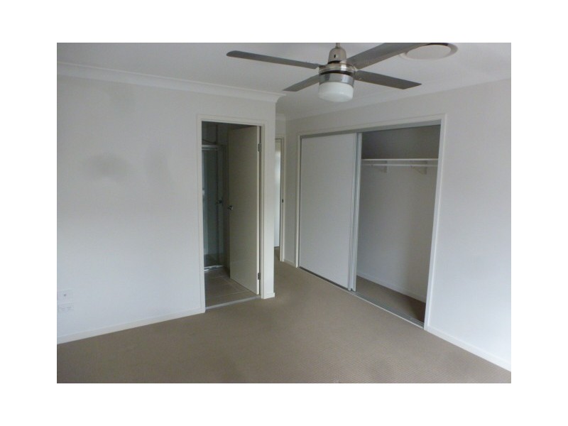 86 Carselgrove Ave, Fitzgibbon QLD 4018