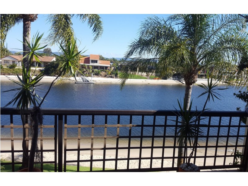 111 Markeri Street, Mermaid Waters QLD 4218