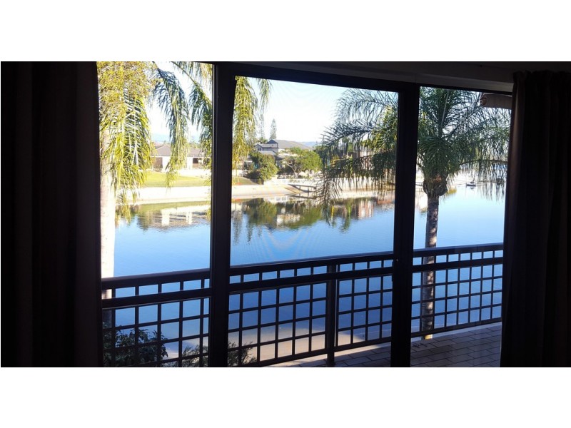 111 Markeri Street, Mermaid Waters QLD 4218