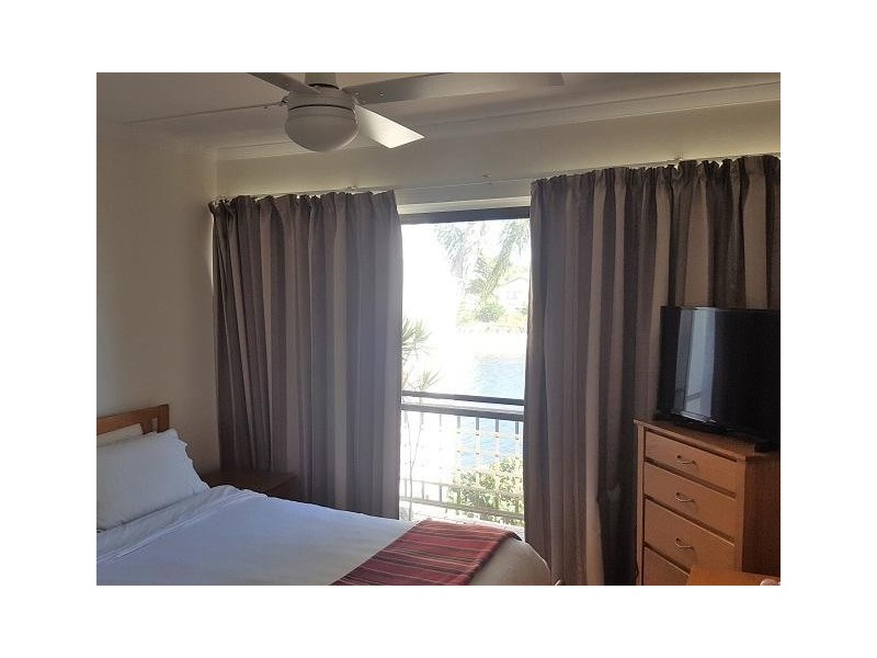 111 Markeri Street, Mermaid Waters QLD 4218