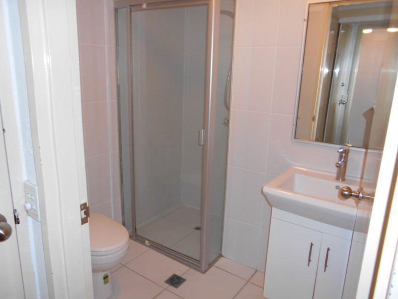 3 Whitmore St, Taringa QLD 4068