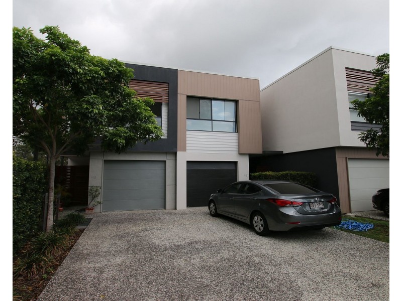 8/42 Stadium Drive, Robina QLD 4226