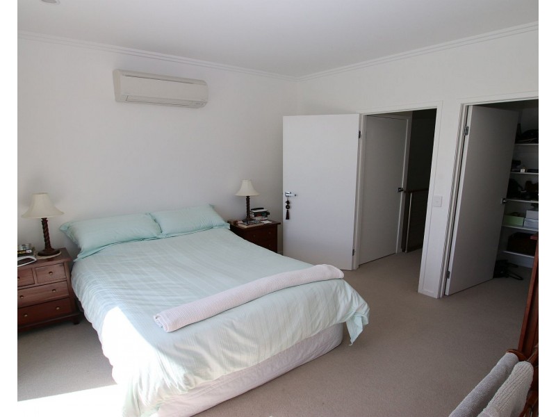 8/42 Stadium Drive, Robina QLD 4226