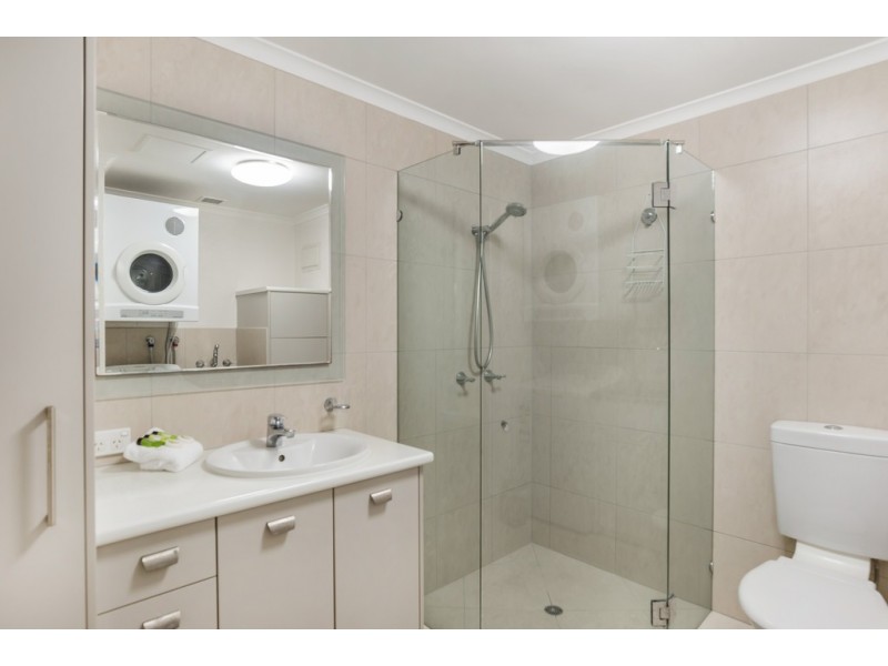 6 Triton St, Palm Cove QLD 4879