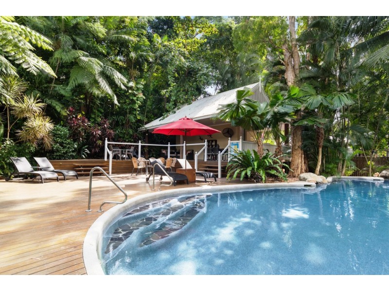 6 Triton St, Palm Cove QLD 4879