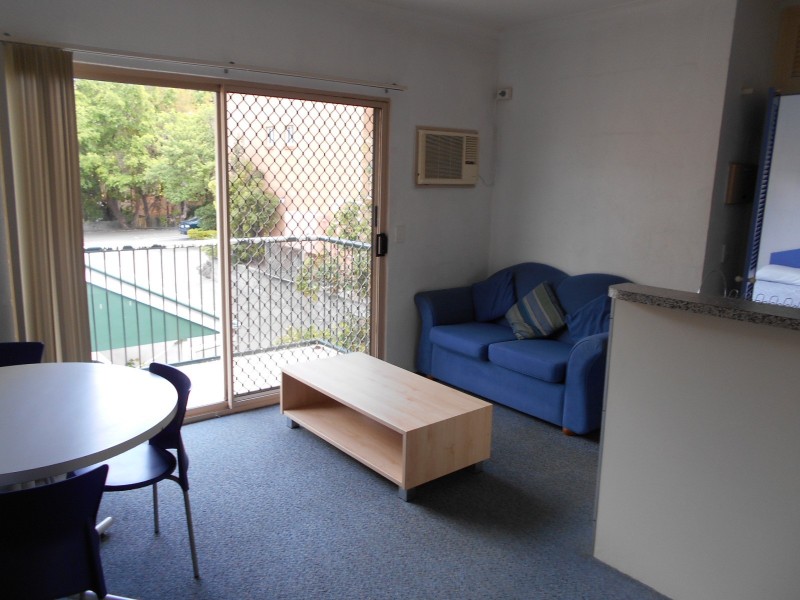 3 Whitmore St, Taringa QLD 4068