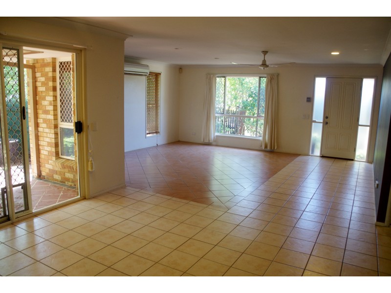 1 Hilltop Place, Banyo QLD 4014