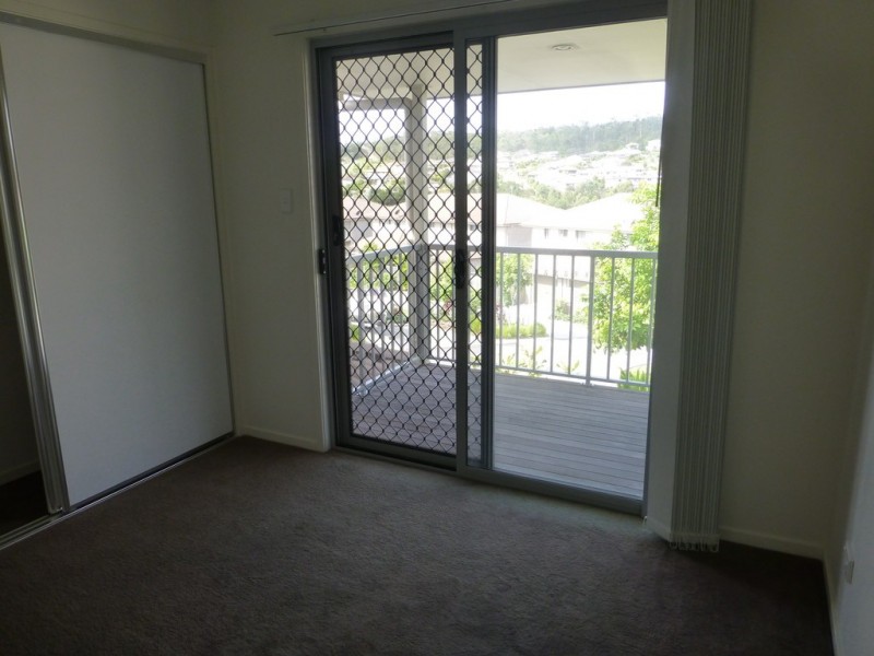 1/30 Carmarthen Circuit, Pacific Pines QLD 4211