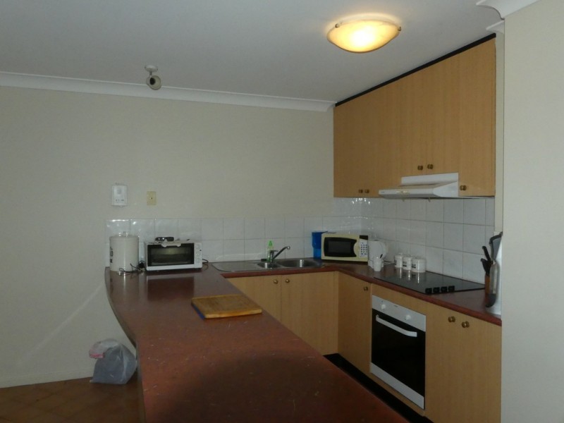 6 7-17 Purli St, Chevron Island QLD 4217