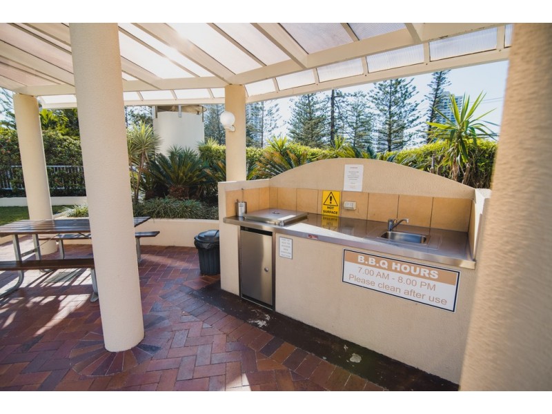 59 Pacific Street, Main Beach QLD 4217