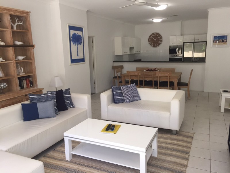59 Pacific Street, Main Beach QLD 4217