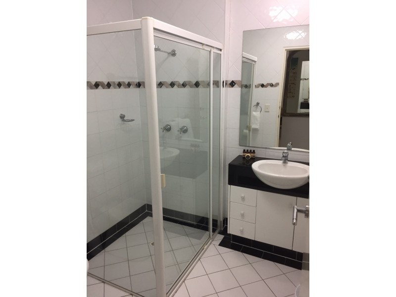 59 Pacific Street, Main Beach QLD 4217