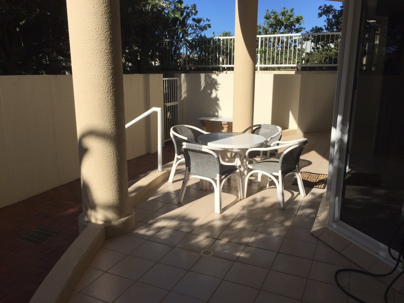 59 Pacific Street, Main Beach QLD 4217