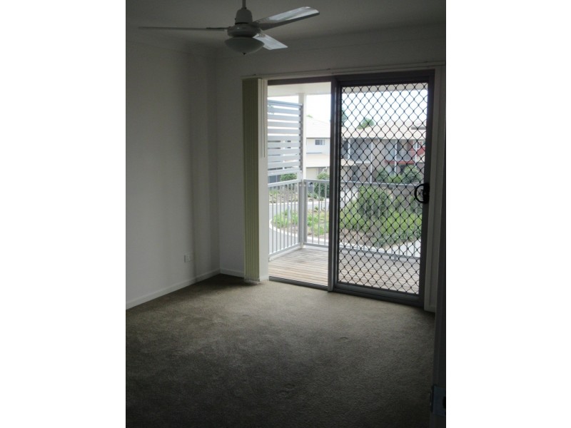 1 McAuley Parade, Pacific Pines QLD 4211