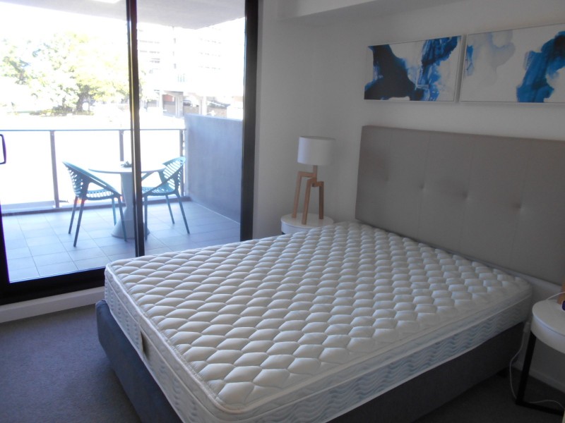 9-11 Walden Lane, Herston QLD 4006