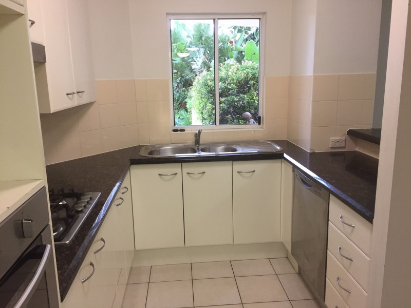59 Pacific Street, Main Beach QLD 4217