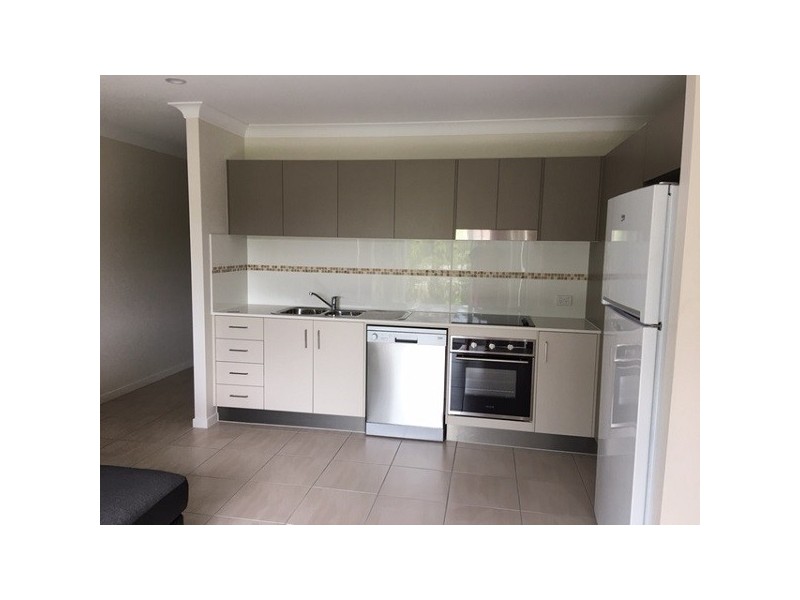 2 Unit 8 Lakes Entrance, Springfield Lakes QLD 4300