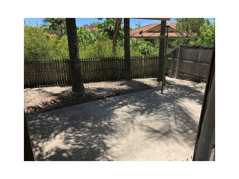140/31 usher av, Labrador QLD 4215