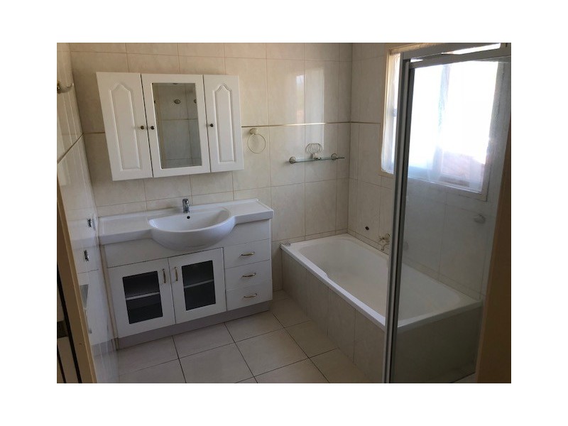 140/31 usher av, Labrador QLD 4215