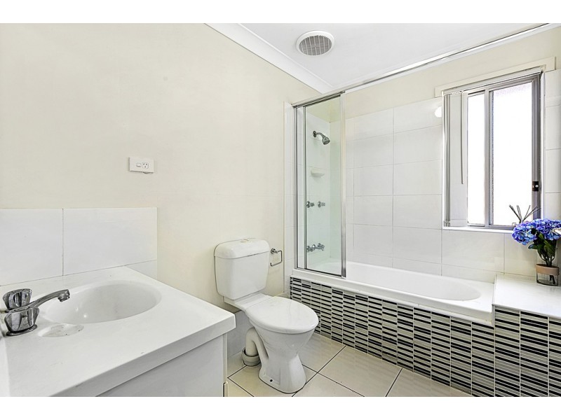 8/30 Carmarthen Circuit, Pacific Pines QLD 4211