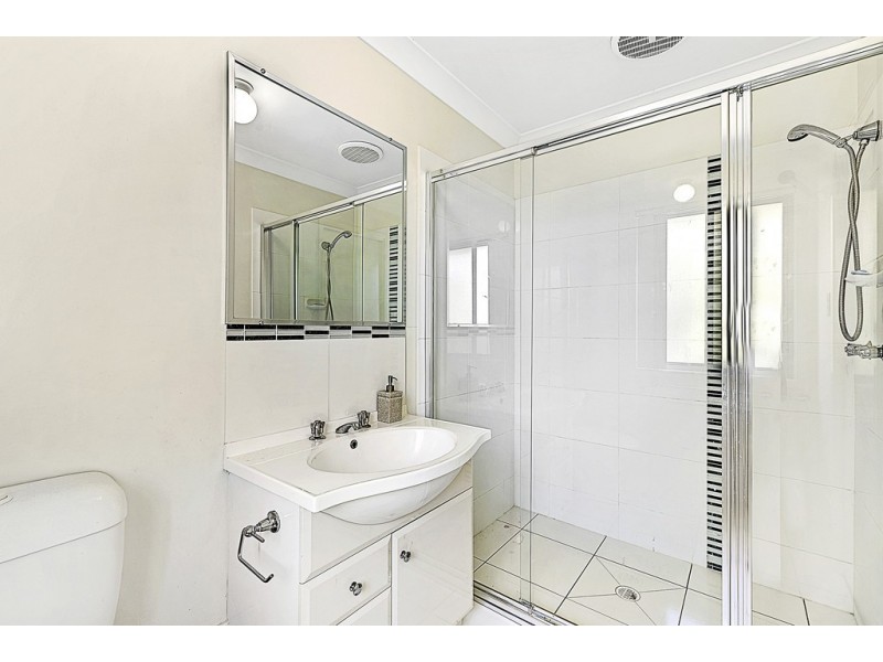 8/30 Carmarthen Circuit, Pacific Pines QLD 4211