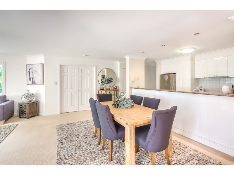 8/100 Cotlew St. East, Southport QLD 4215