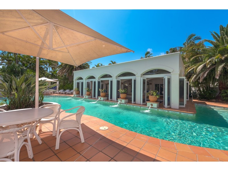 8/100 Cotlew St. East, Southport QLD 4215