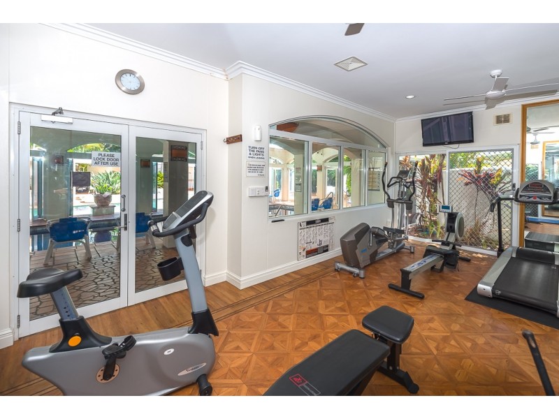 8/100 Cotlew St. East, Southport QLD 4215