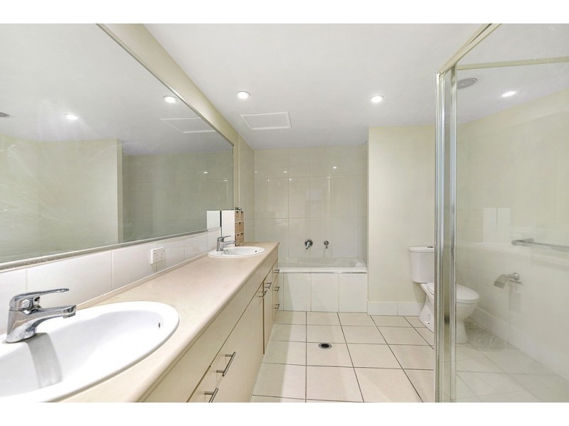 23/1 Acacia Court, Robina QLD 4226