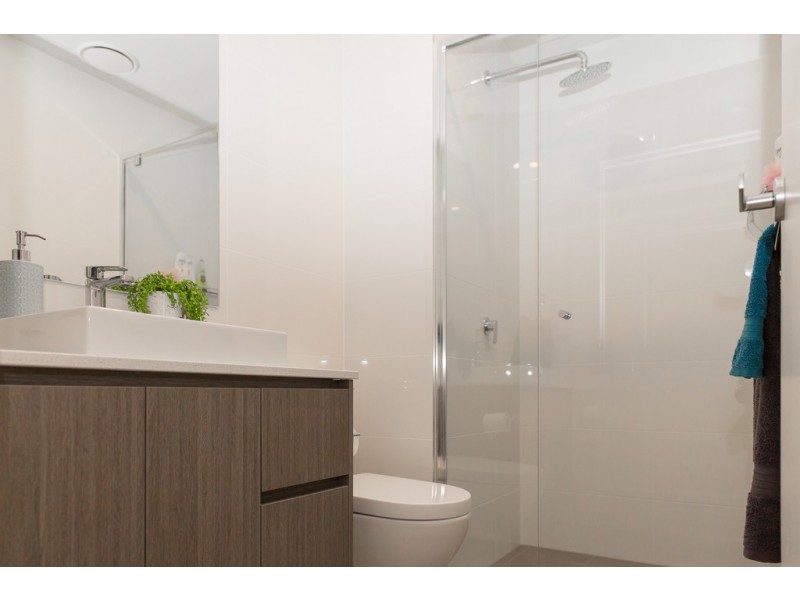 5 Chester Terrace, Southport QLD 4215