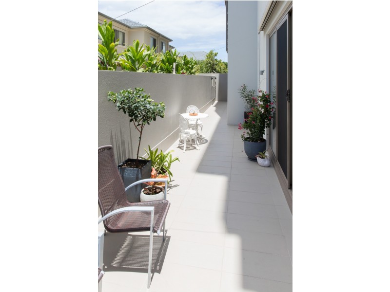 5 Chester Terrace, Southport QLD 4215