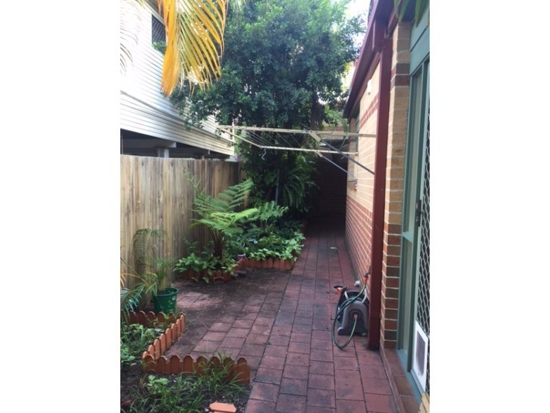 1/93 Whiting Street, Labrador QLD 4215