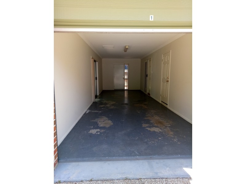 1/93 Whiting Street, Labrador QLD 4215