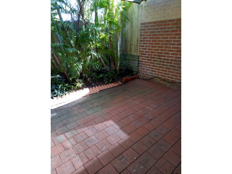 1/93 Whiting Street, Labrador QLD 4215