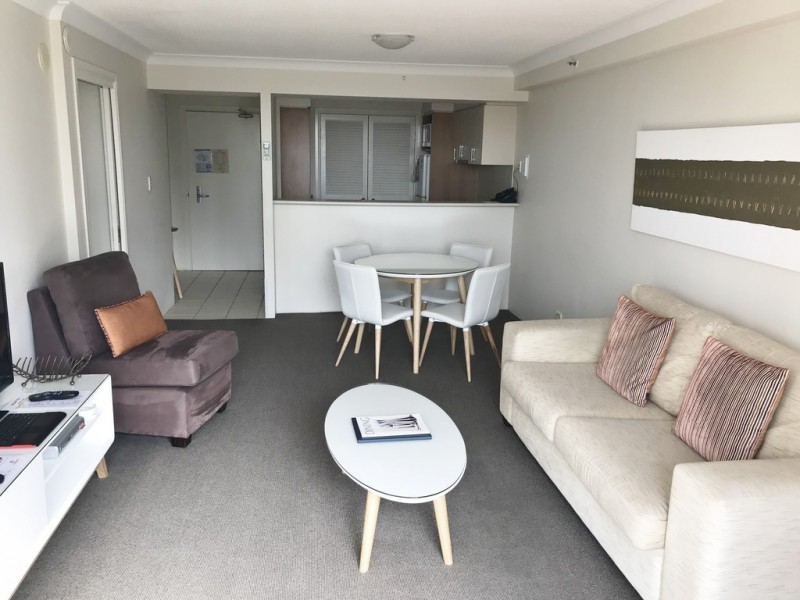 1053/2633 Gold Coast Highway, Broadbeach QLD 4218