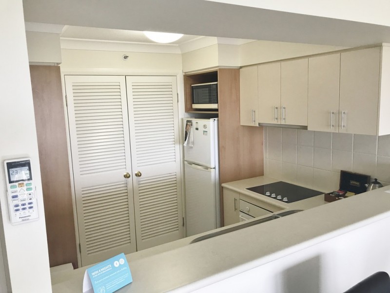 1053/2633 Gold Coast Highway, Broadbeach QLD 4218