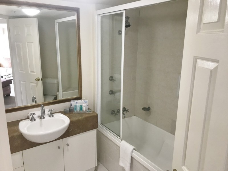 1053/2633 Gold Coast Highway, Broadbeach QLD 4218