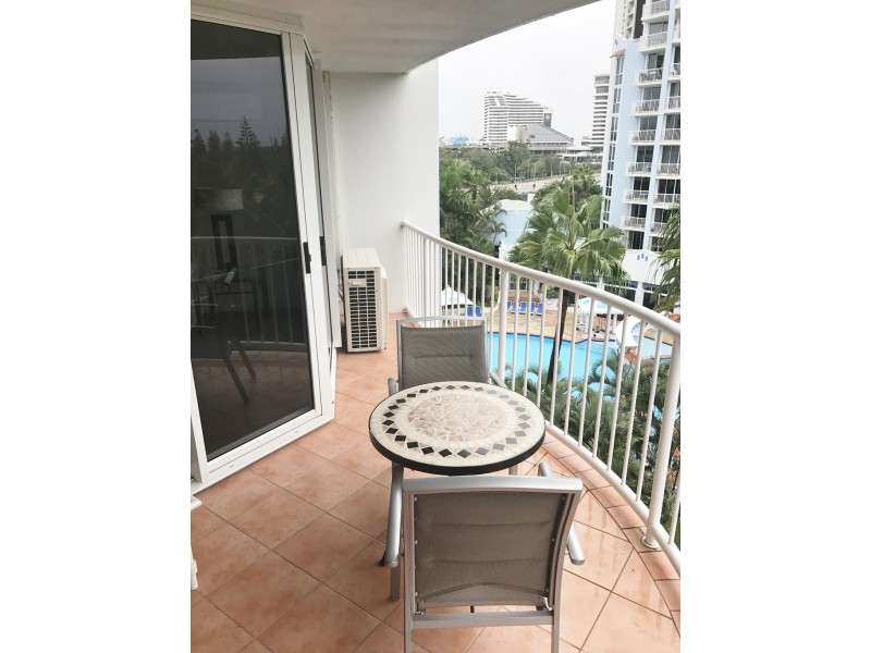 1053/2633 Gold Coast Highway, Broadbeach QLD 4218