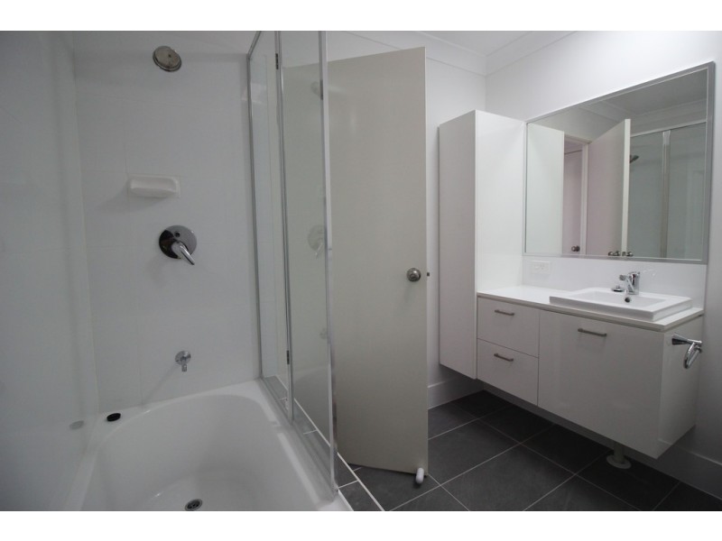 90/6 CLEARWATER STREET, Bethania QLD 4205