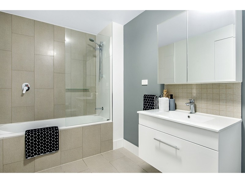 1100 65 Varsity parade, Varsity Lakes QLD 4227