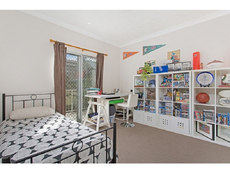 2/16 Grosvenor Road, Indooroopilly QLD 4068