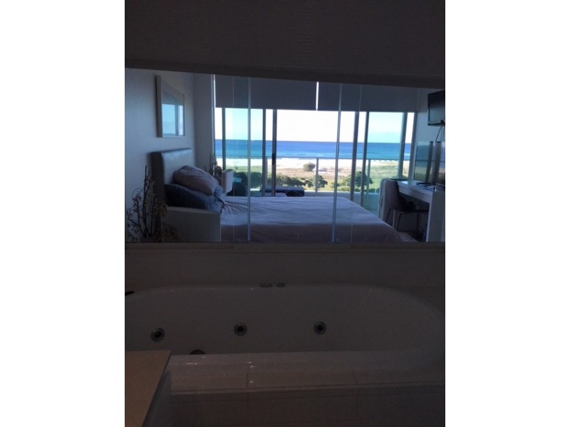 Apt 403 / 2-4 Creek St Kirra Beach, Coolangatta QLD 4225