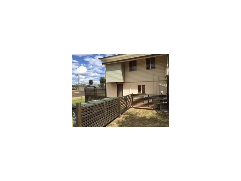 2/33 Edward Street, Charleville QLD 4470