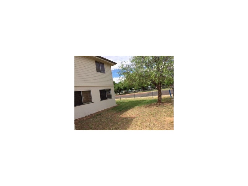 2/33 Edward Street, Charleville QLD 4470
