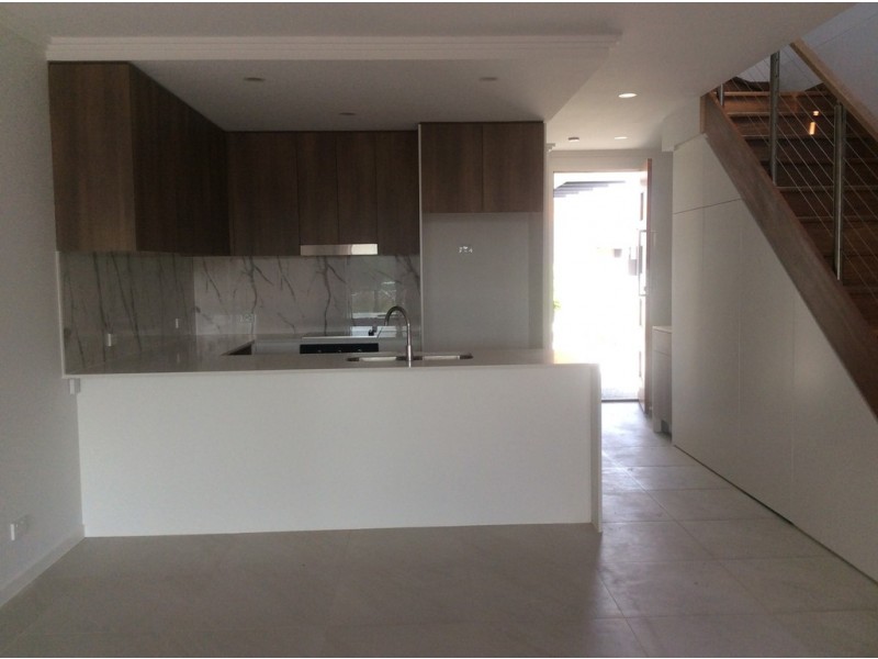 7 Summer Lane, Robina QLD 4226